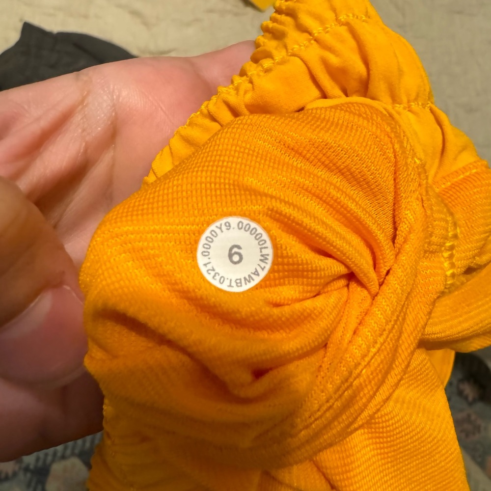 Lululemon - Picture 4 of 4